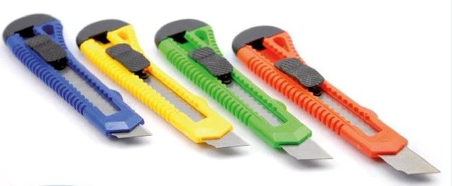 CUCHILLA CUTTER DELFIN 18MM